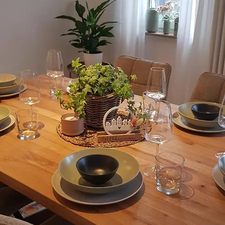 Familienfreundliche Und Moderne Mit Balkon