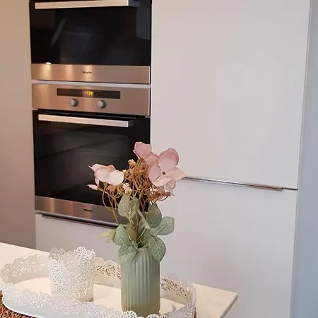 아파트 Familienfreundliche Und Moderne Mit Balkon