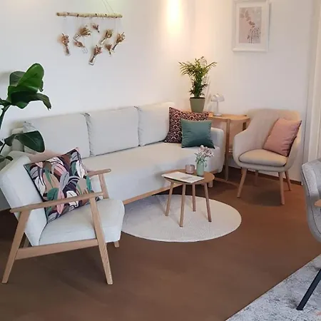 Familienfreundliche Und Moderne Mit Balkon * Heitersheim
