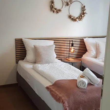 아파트 Familienfreundliche Und Moderne Mit Balkon 하이터스하임